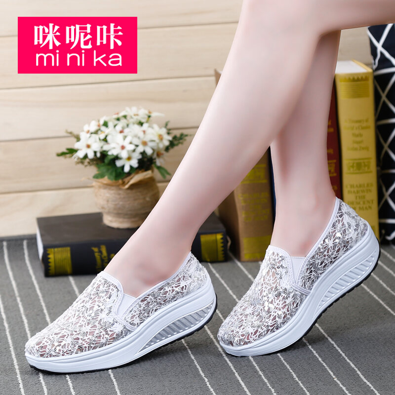 2023 Spring and Summer Lace Rocking Shoes Women's Mesh Breathable Canvas Shoes Thick Sole Hollow out Shoes Casual Old Beijing Cloth Shoes